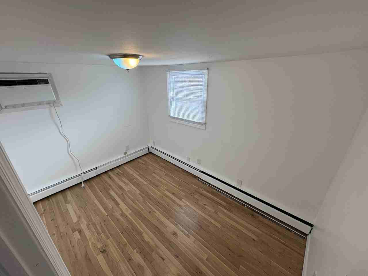 221 East Hoffman Avenue - Photo 3 of 5
