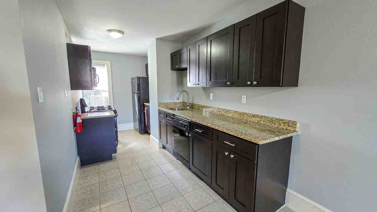64 Simpson Ave Apt A #64ASIMPSON - Photo 2 of 10