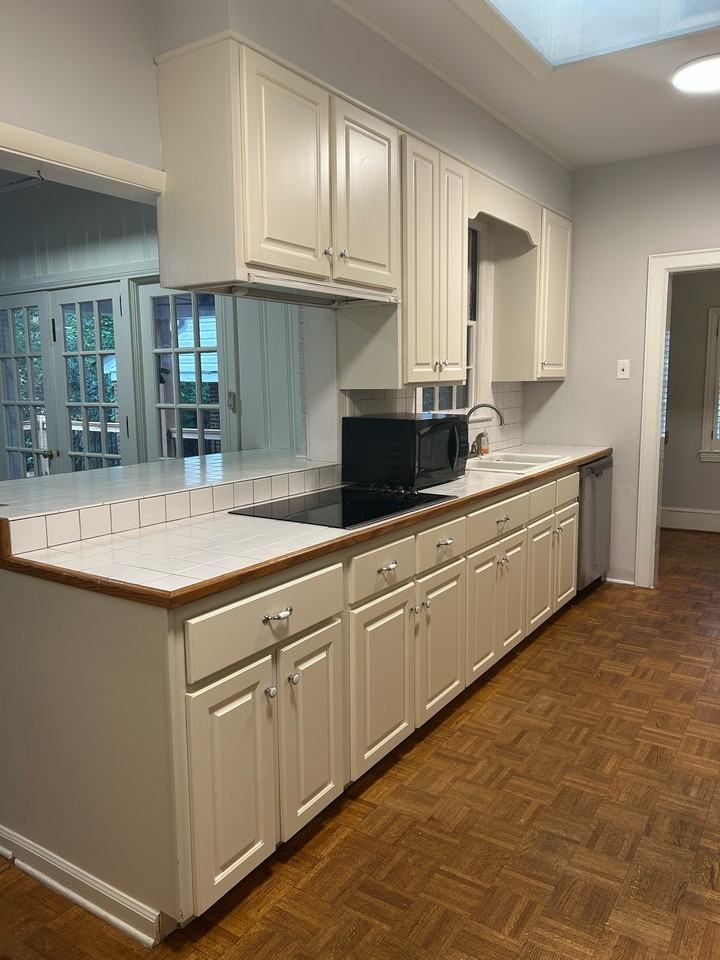 1679 S Milledge Ave #1 - Photo 5 of 33