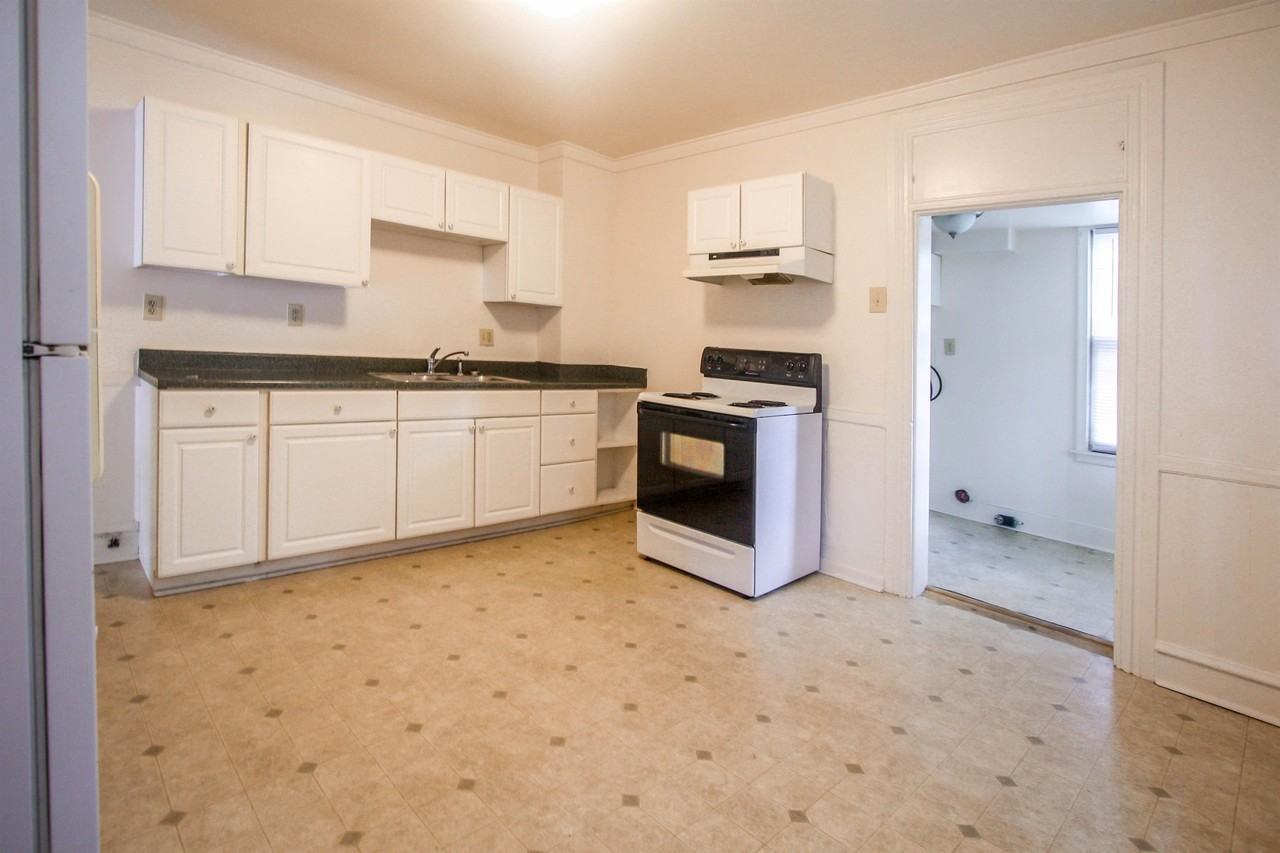 106 E South St #1 - Photo 5 of 11