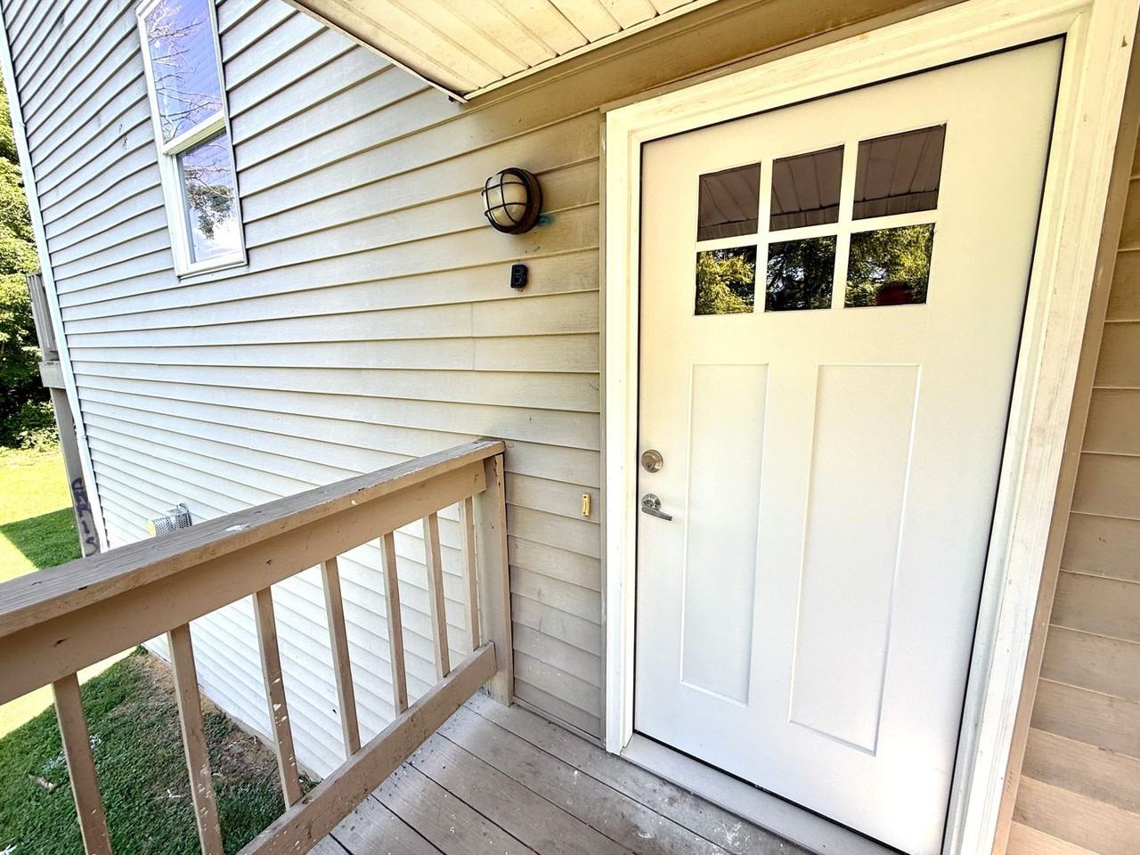 1225 C Giles | 1 Bed, 1Bath Duplex | 7/09/2025 - Photo 4 of 34