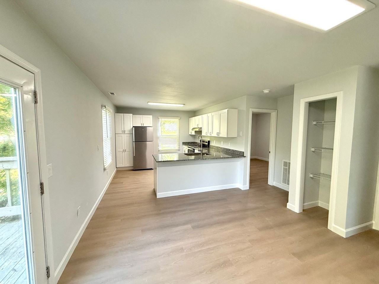 1225 C Giles | 1 Bed, 1Bath Duplex | 7/09/2025 - Photo 6 of 34