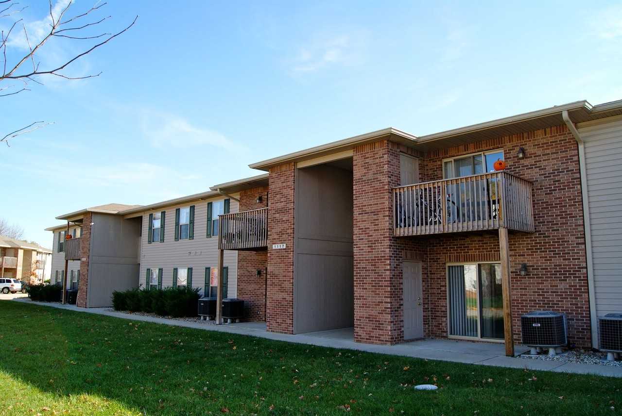 Anthrop Pointe - Photo 2 of 10