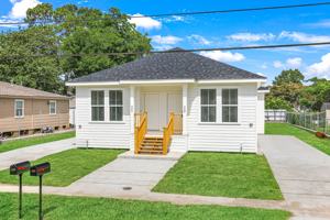 featured image of 406 Community St #406