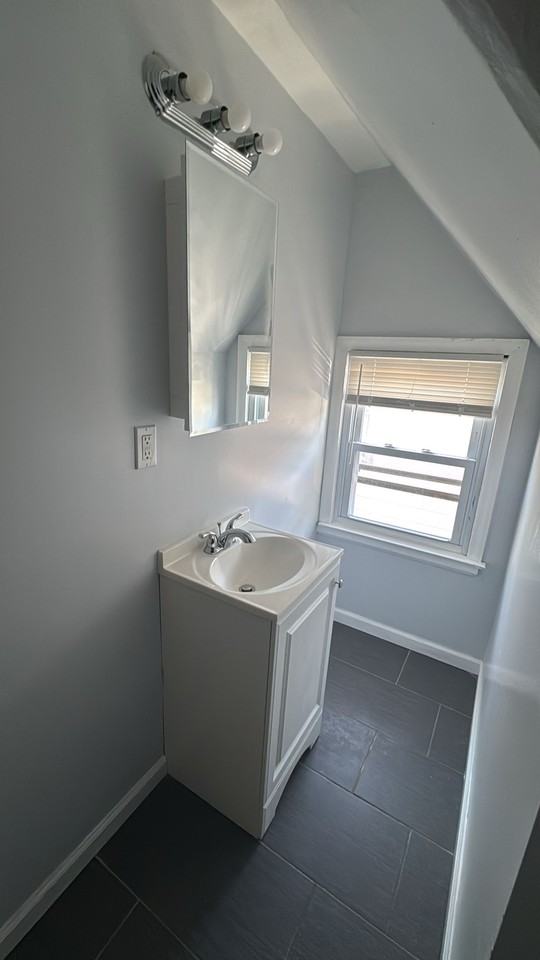 168 Grafton St #2 - Photo 5 of 19