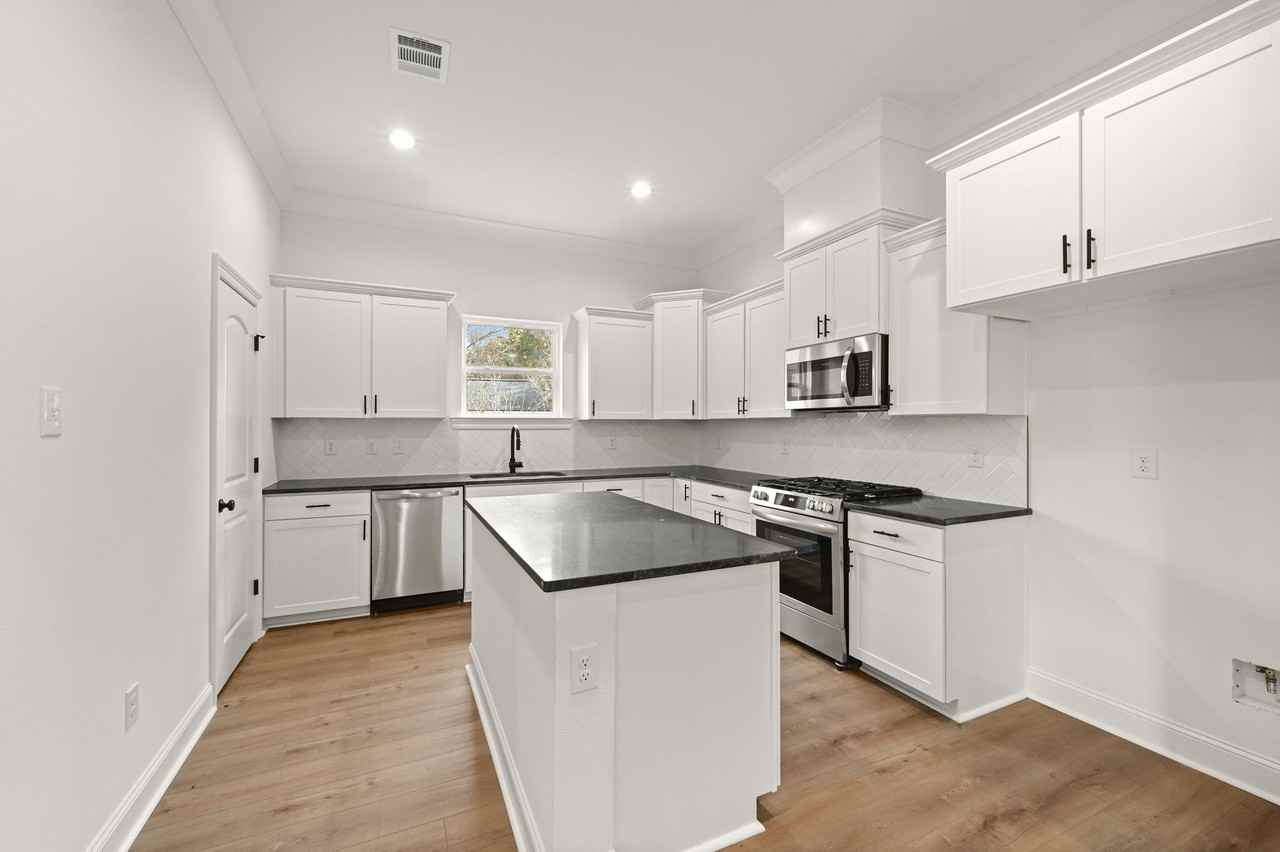 11802 Morgan Meadow Ave #1 - Photo 3 of 27