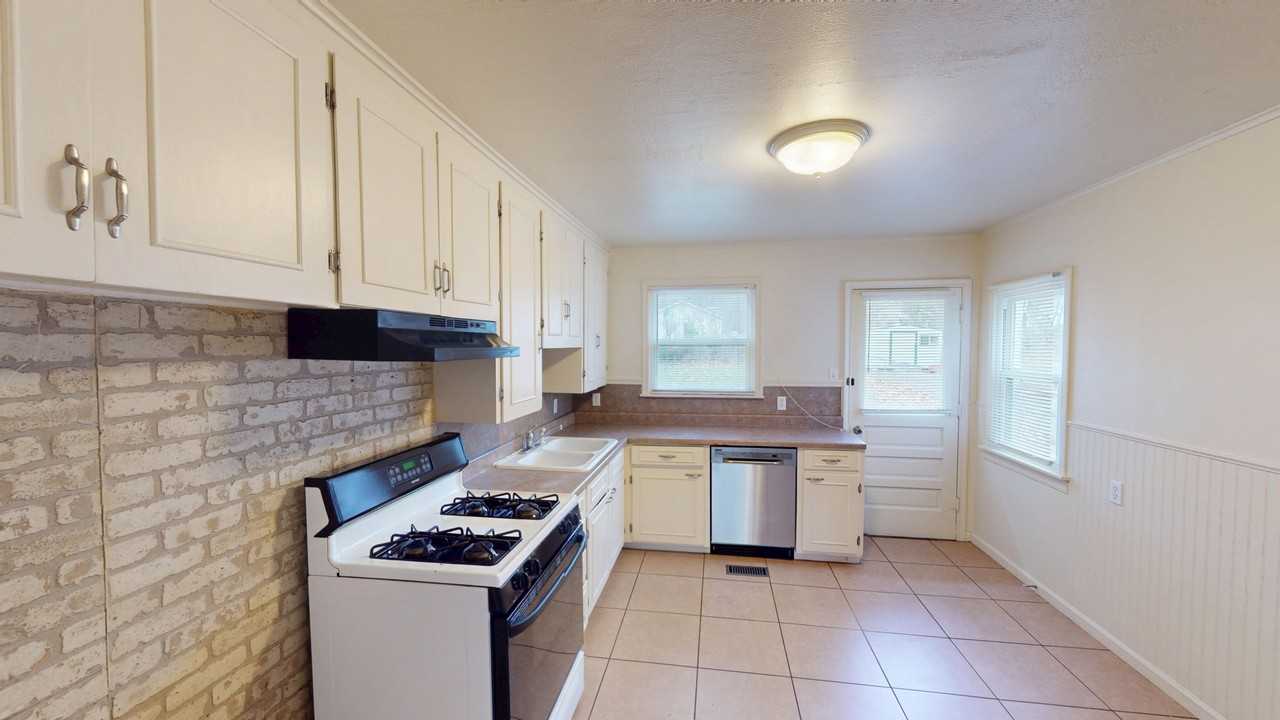 3716 S 29th West Ave #1 - Photo 4 of 15