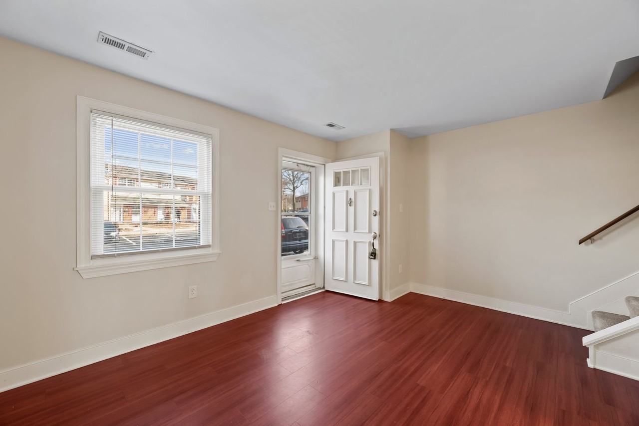 129 Merryman Ct - Photo 2 of 33