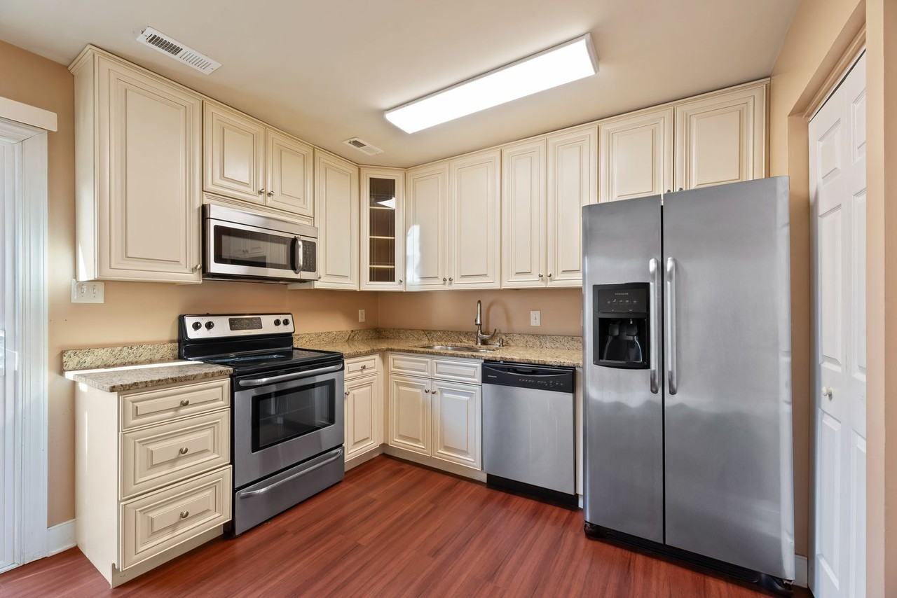 129 Merryman Ct - Photo 6 of 33