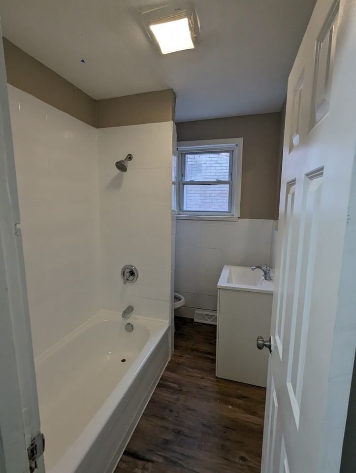 5 W 27th St #1 - Photo 4 of 9