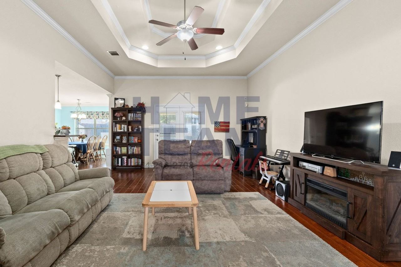 2403 Terry Dr - Photo 2 of 23