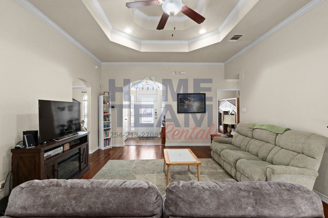 2403 Terry Dr - Photo 4 of 23