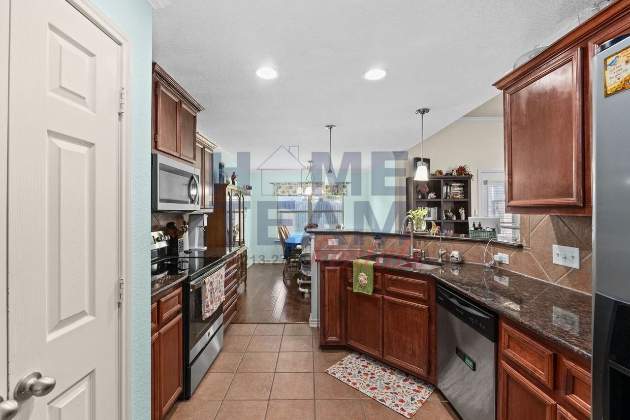 2403 Terry Dr - Photo 5 of 23