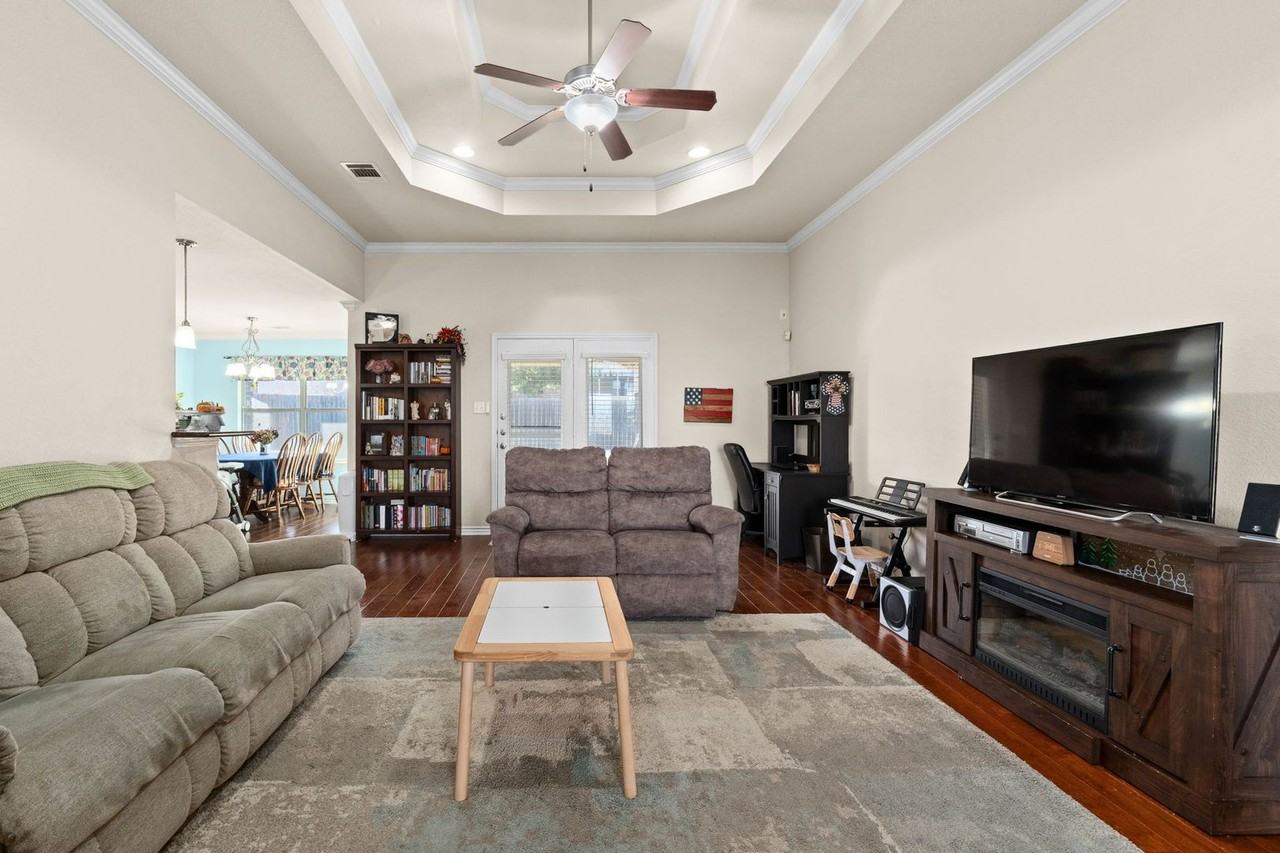 2403 Terry Dr - Photo 6 of 23