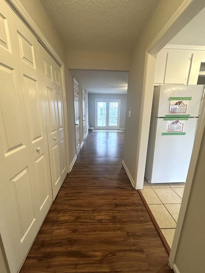 BARRINGTON TOWNHOMES (111-133) - Photo 2 of 17