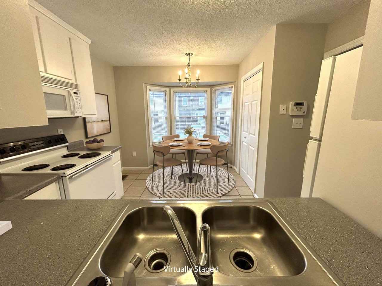 BARRINGTON TOWNHOMES (111-133) - Photo 5 of 17