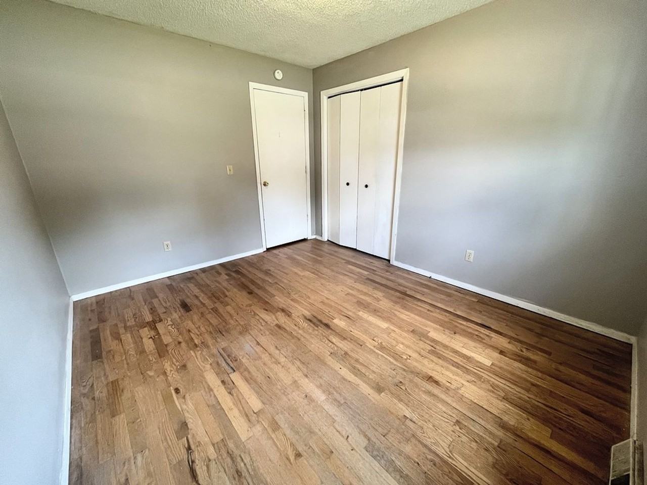 2458 S Fort Ave - Photo 6 of 8