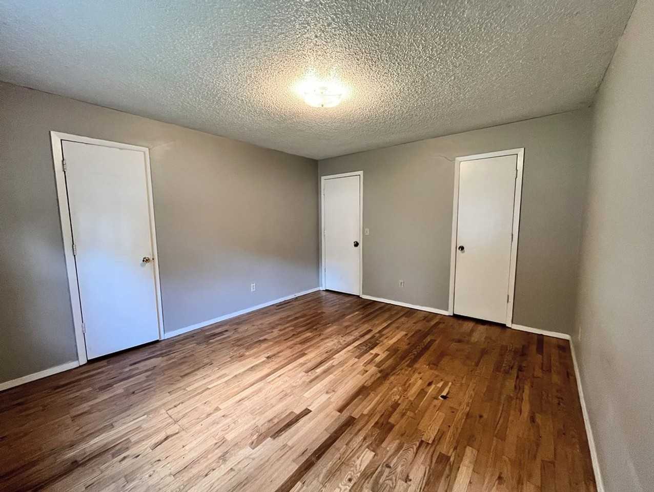 2458 S Fort Ave - Photo 7 of 8