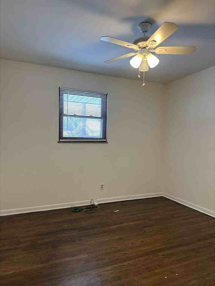 1065 Parma Ave - Photo 7 of 12