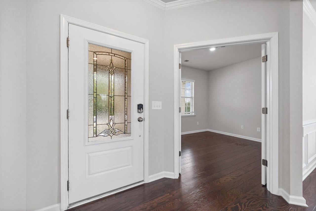 17124 Snug Harbor Rd - Photo 3 of 39