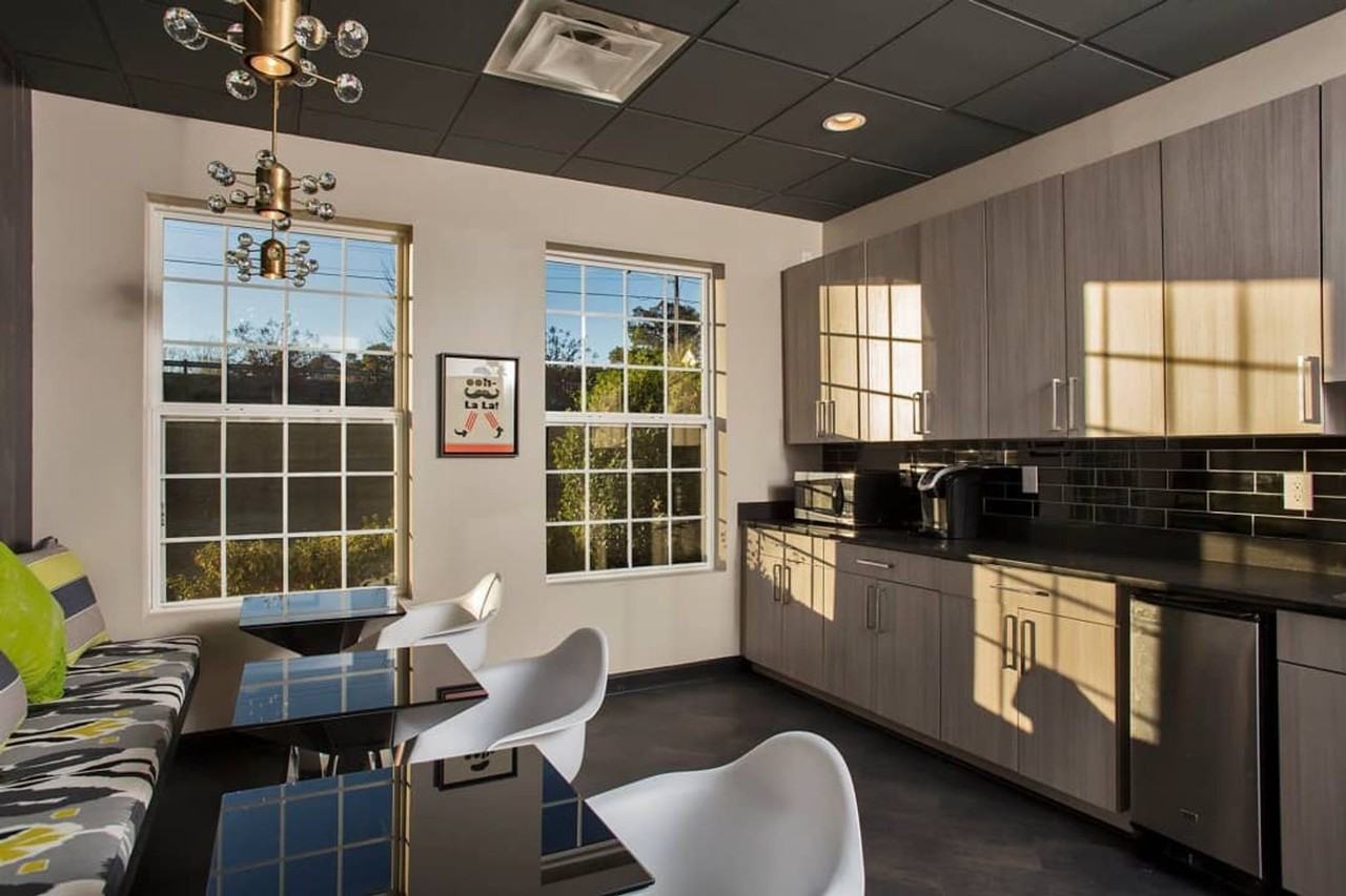 142 University Village Dr Apt B - Photo 5 of 9