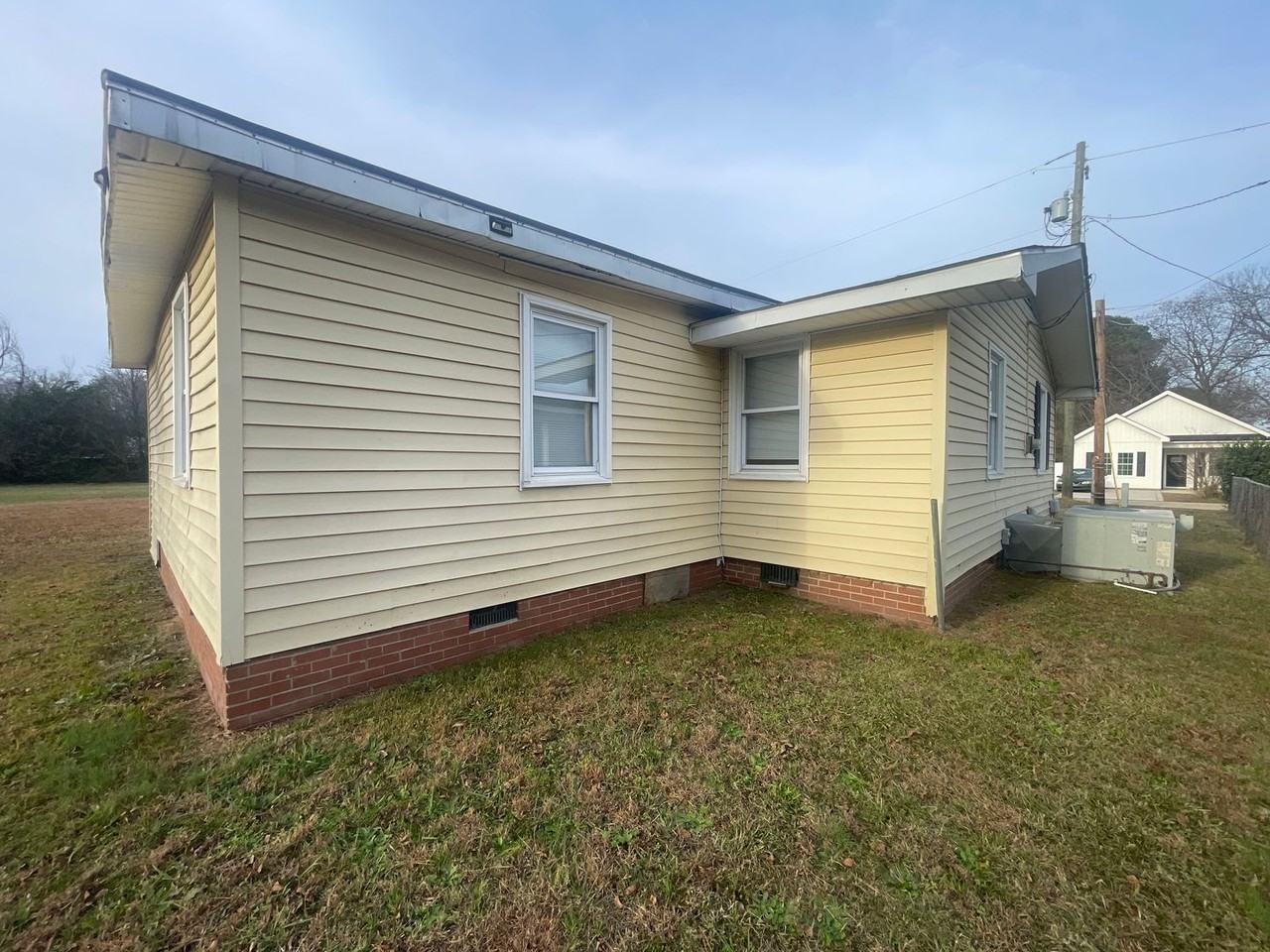 1018 E Edgerton St - Photo 4 of 11