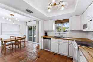 239 Se 34th Ave - Photo 1 of 1