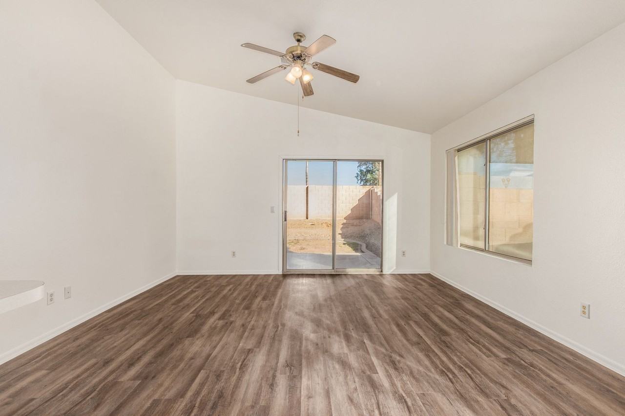 15928 W Smokey Dr - Photo 6 of 27