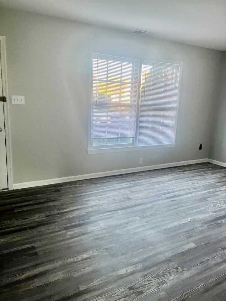 314 Clay St - Photo 3 of 15