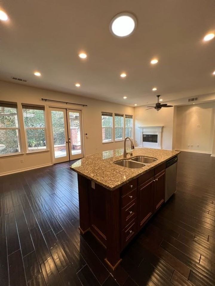 1411 Kallins St - Photo 3 of 17