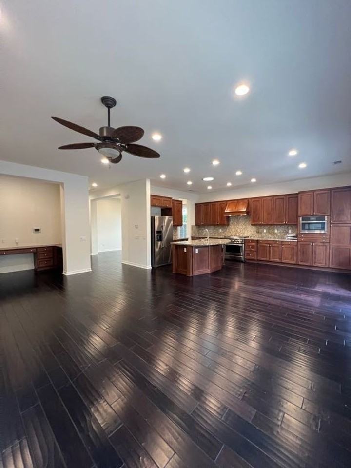 1411 Kallins St - Photo 4 of 17