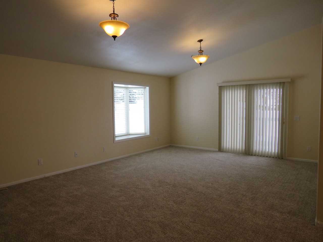 3505 Flagstone Dr - Photo 4 of 17