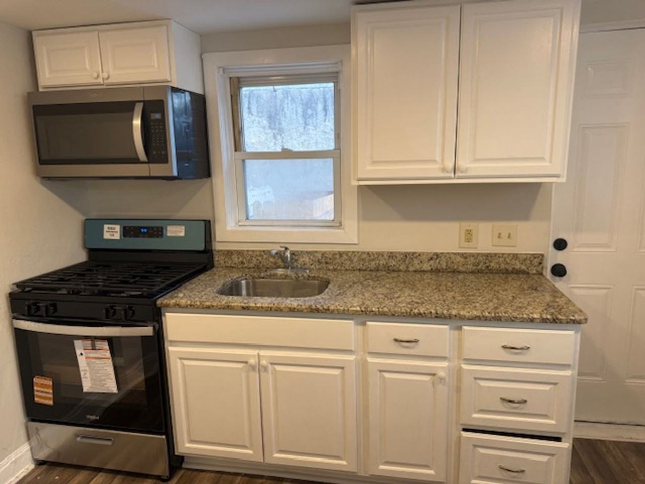 182 E Sharpnack St - Photo 4 of 12