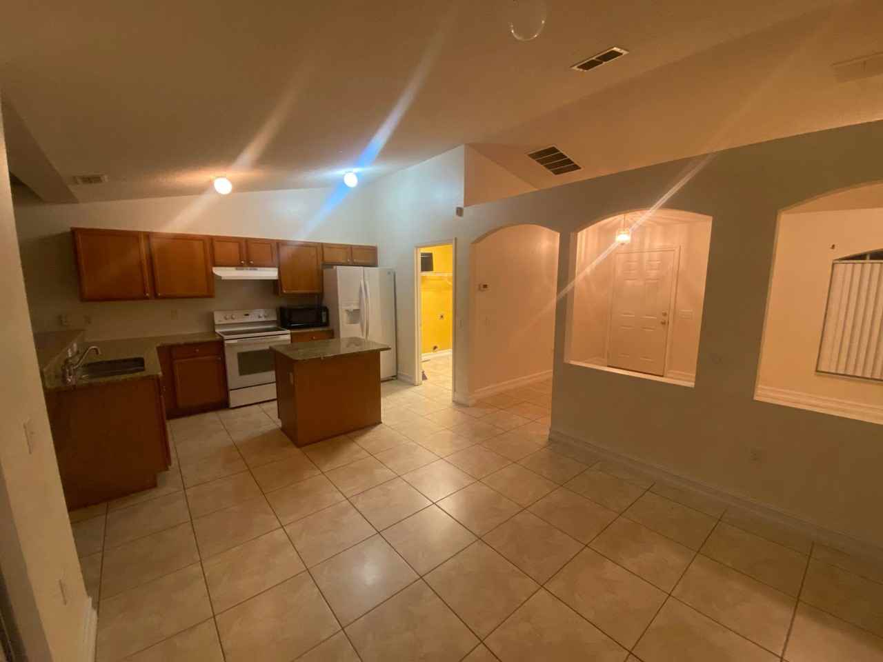 909 Gateshead Ct - Photo 2 of 19