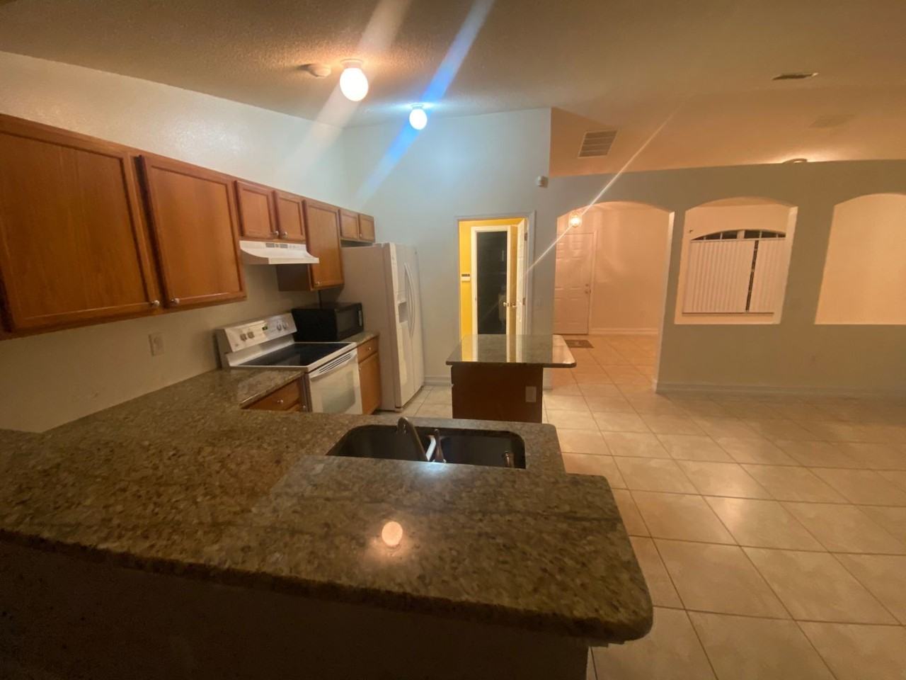 909 Gateshead Ct - Photo 5 of 19