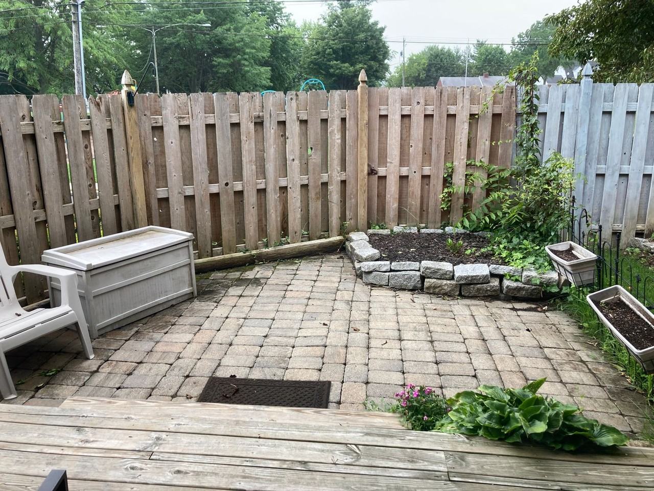 2821 W 6th St - Photo 3 of 8