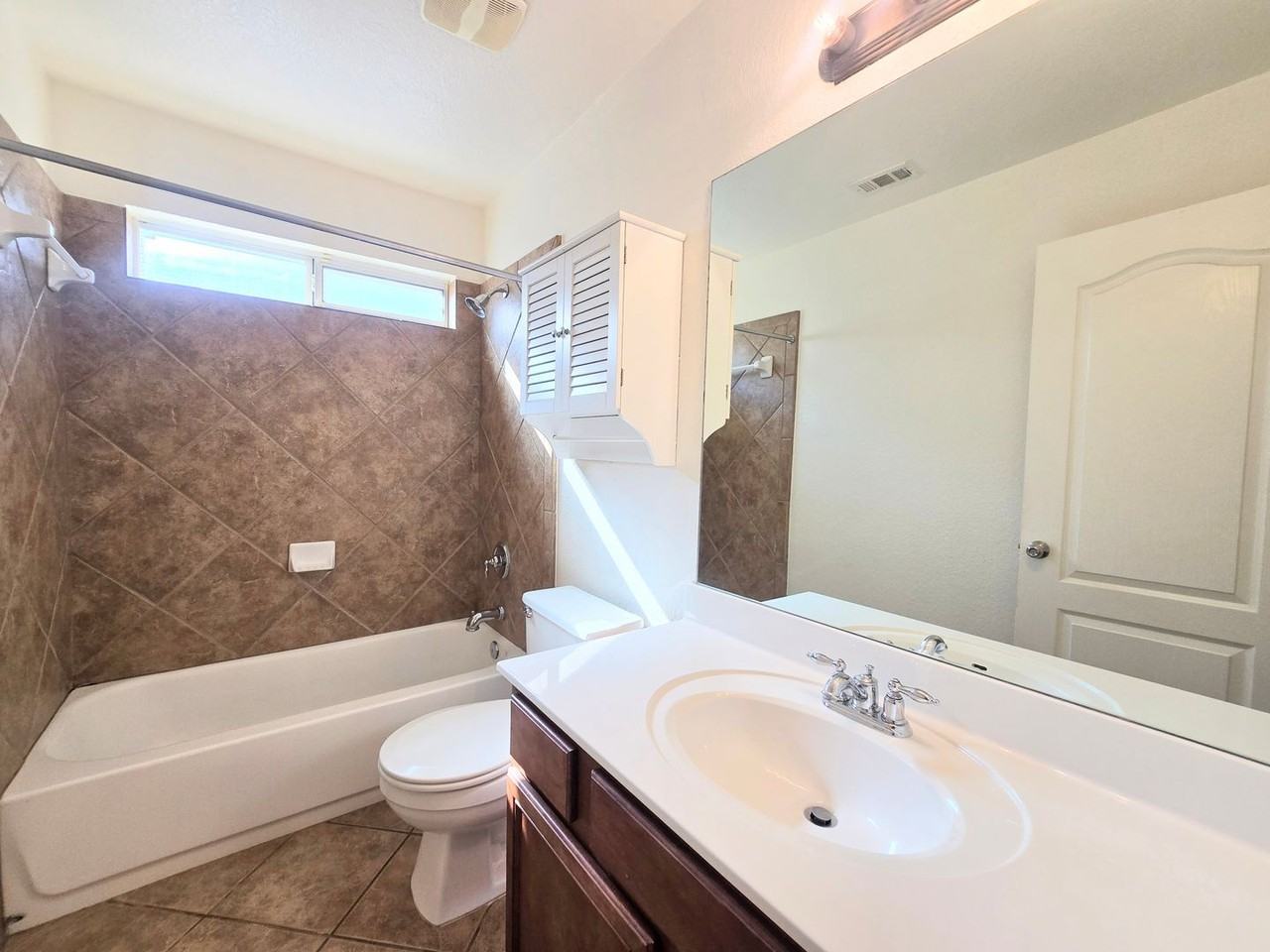 3639 Bennington Way - Photo 4 of 34