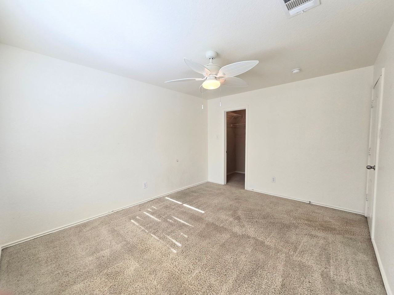 3639 Bennington Way - Photo 6 of 34