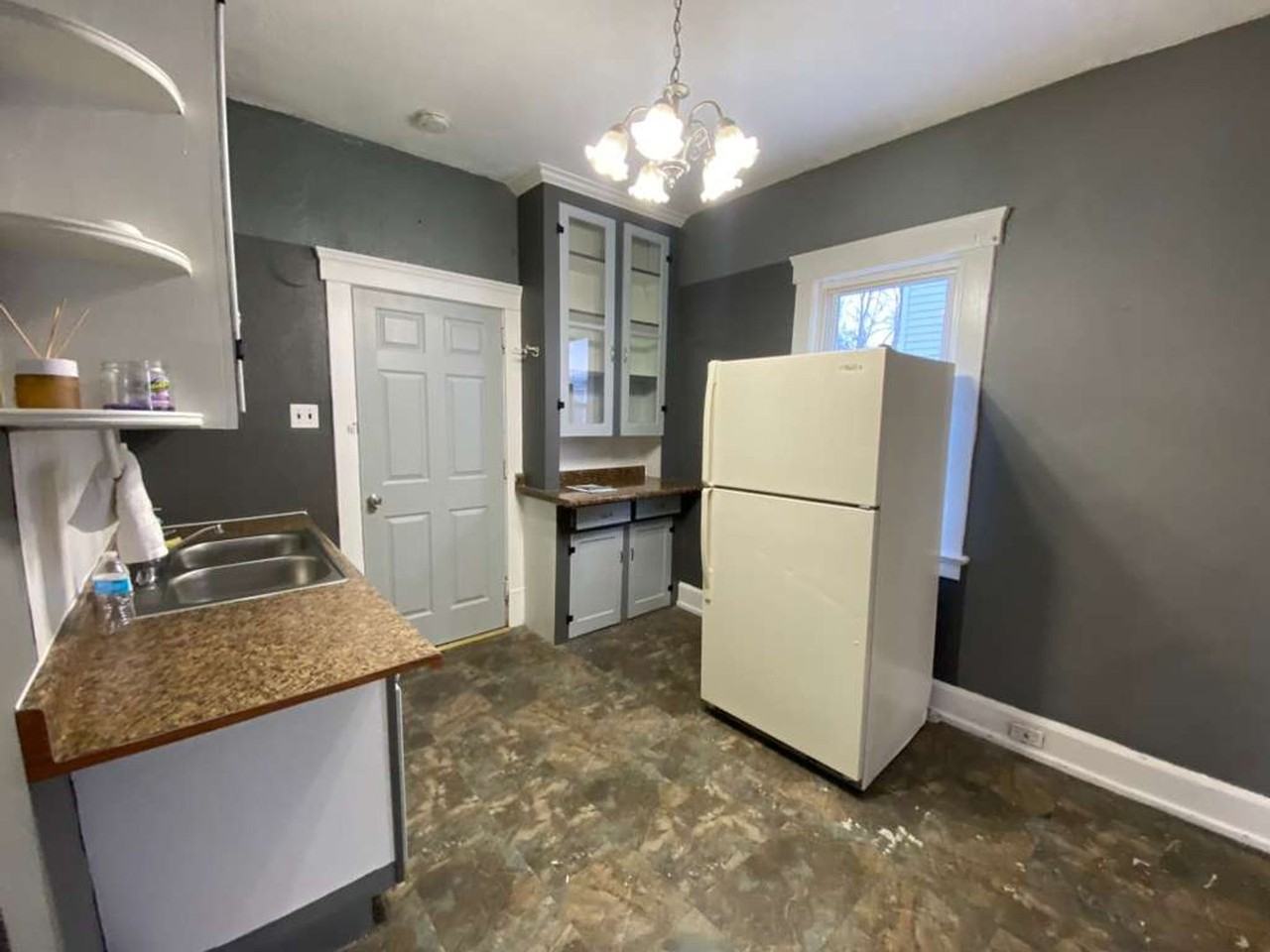 6108 Gateway Blvd S - Photo 7 of 9