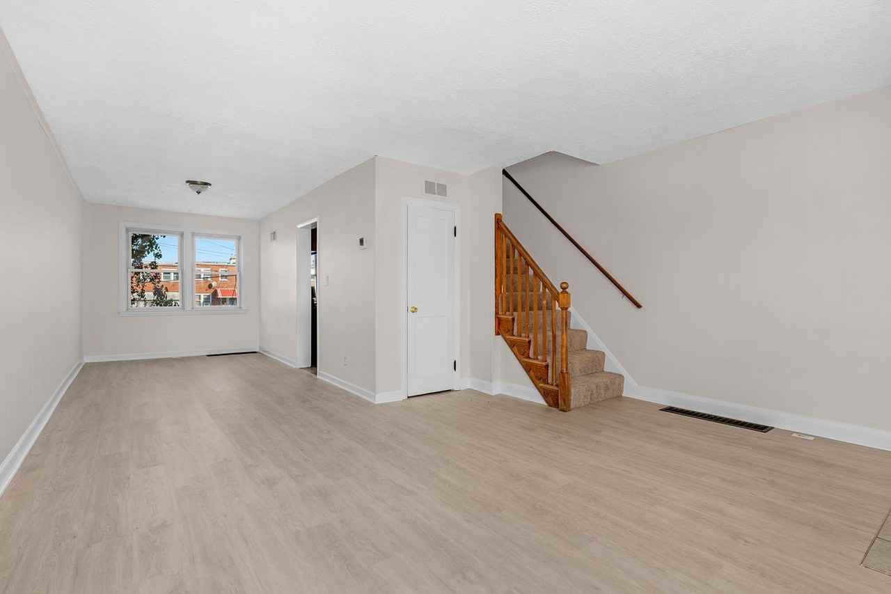 328 W Riverview Rd - Photo 7 of 28