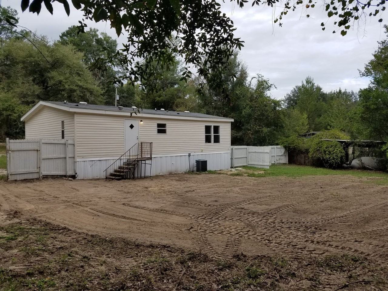 149 Ne 171st Ave - Photo 3 of 18