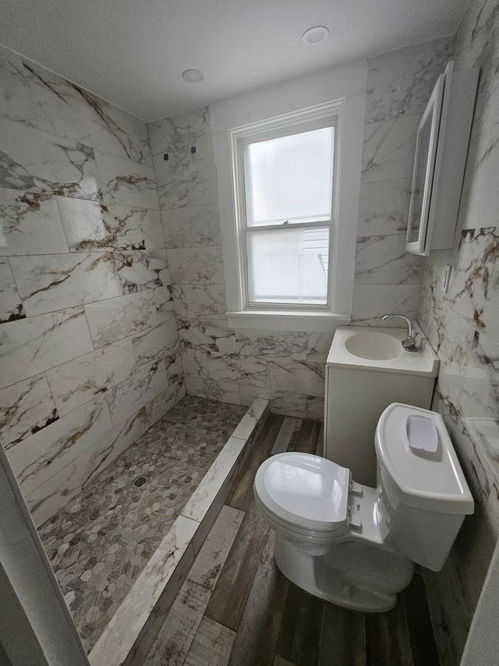 1901 Liberty St #2 - Photo 2 of 9