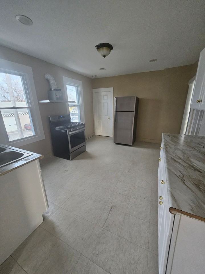 1901 Liberty St #2 - Photo 4 of 9