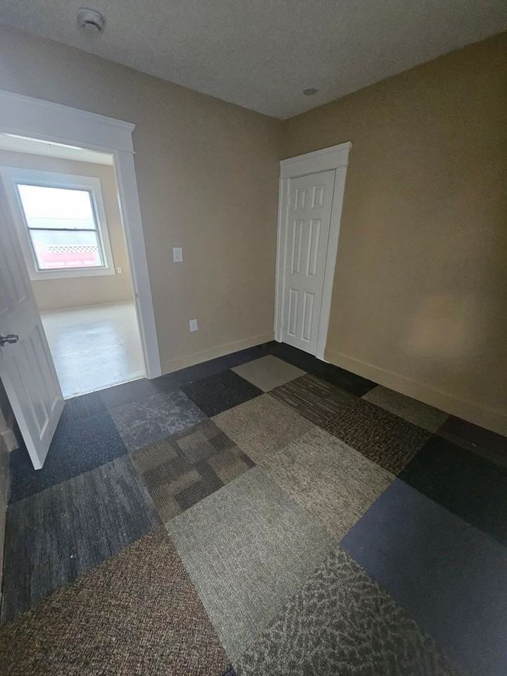 1901 Liberty St #2 - Photo 7 of 9