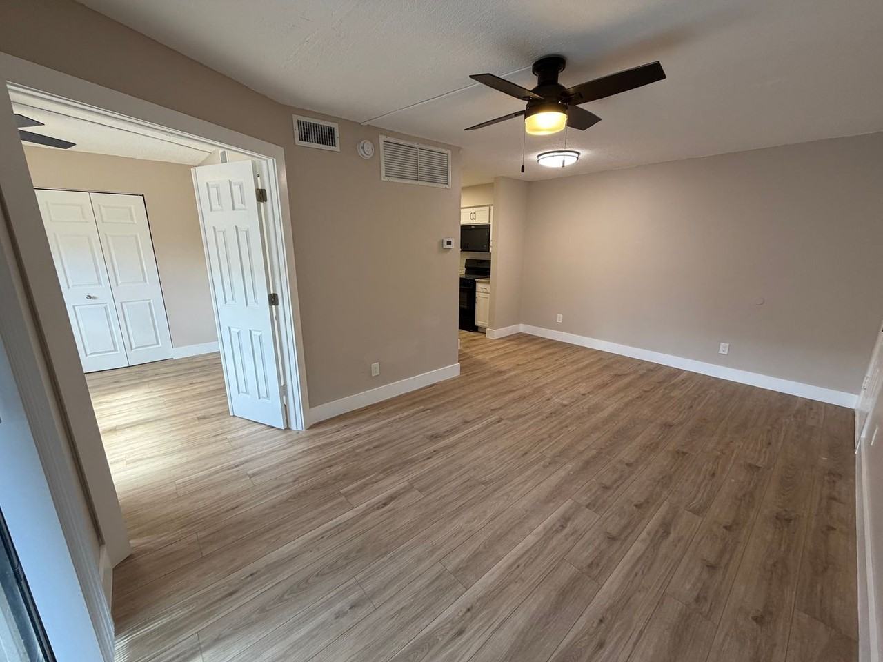 5315 Summerlin Rd - Photo 3 of 16