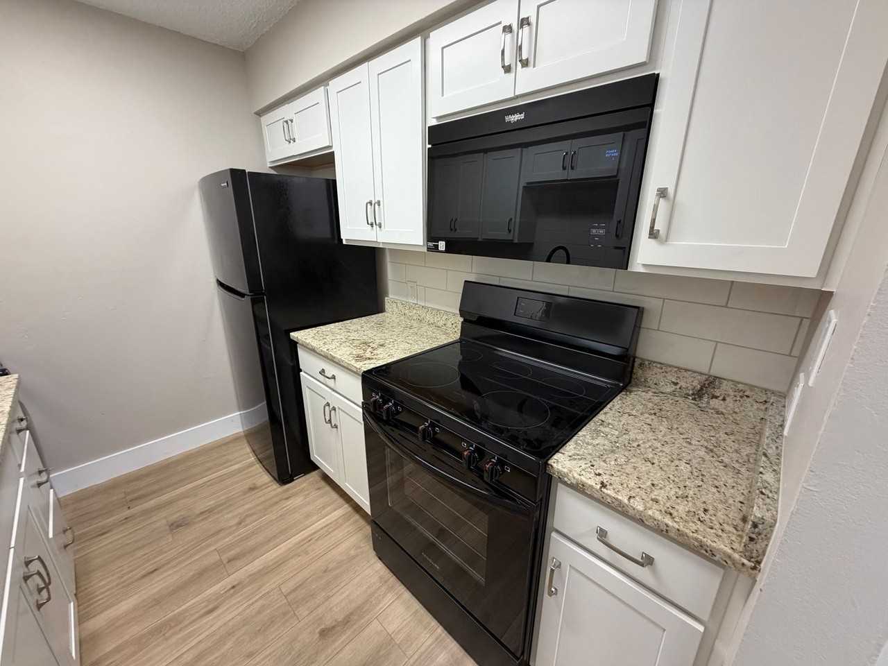 5315 Summerlin Rd - Photo 6 of 16