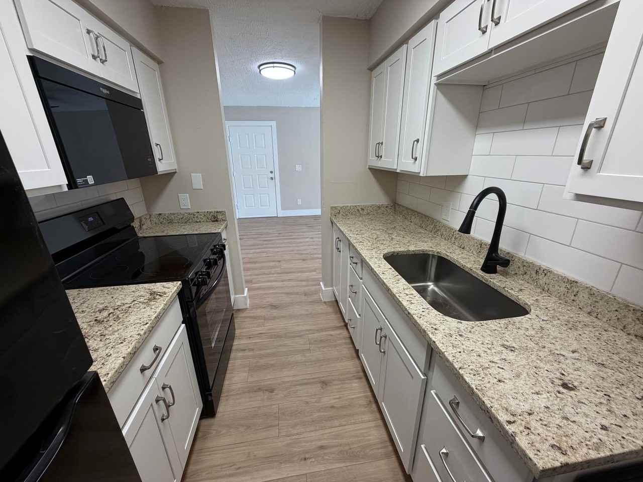 5315 Summerlin Rd - Photo 7 of 16