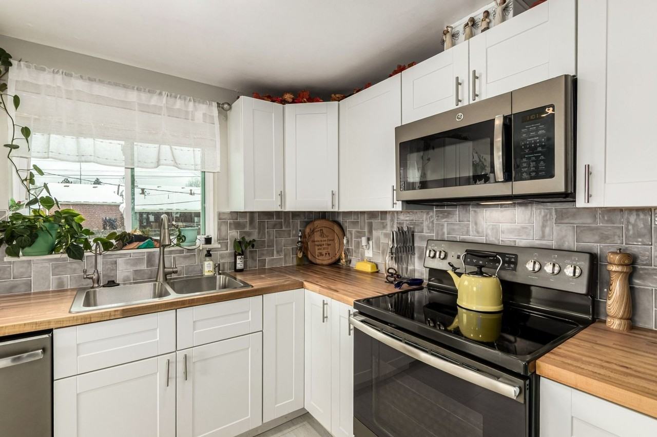 11487 Larson Ln - Photo 4 of 27