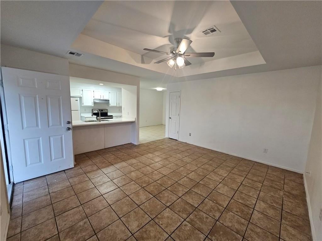 2326 W Roselawn St - Photo 4 of 38