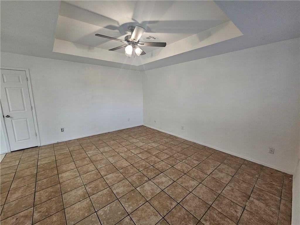 2326 W Roselawn St - Photo 5 of 38